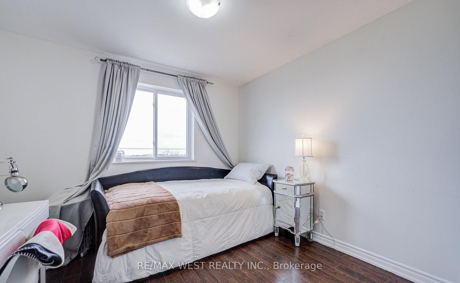 3025 The Credit Woodlands Drive, Unit 320 - Photo 17