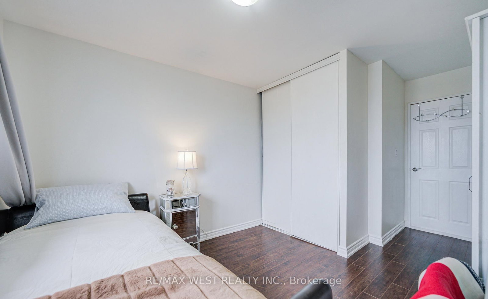 3025 The Credit Woodlands Drive, Unit 320 - Photo 19