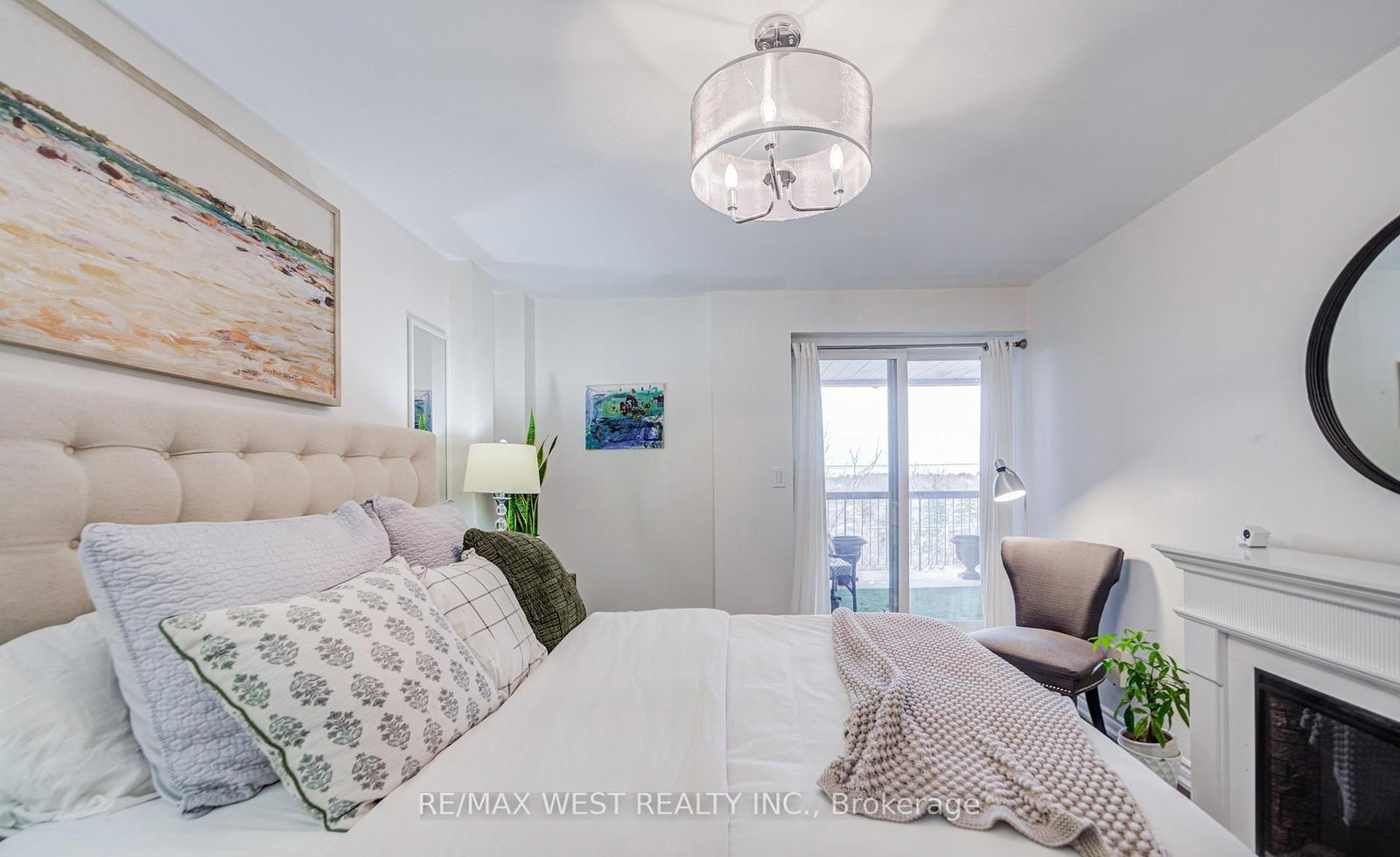 3025 The Credit Woodlands Drive, Unit 320 - Photo 23