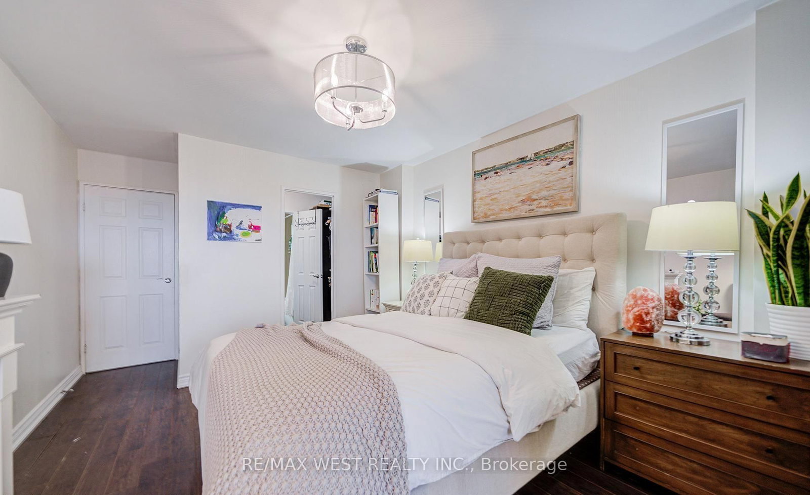 3025 The Credit Woodlands Drive, Unit 320 - Photo 25