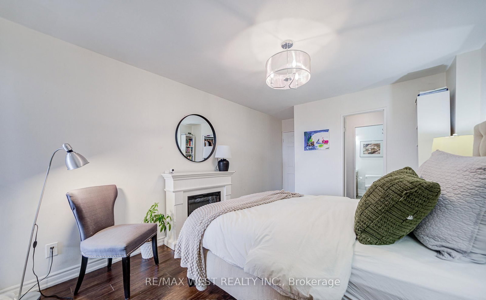 3025 The Credit Woodlands Drive, Unit 320 - Photo 26