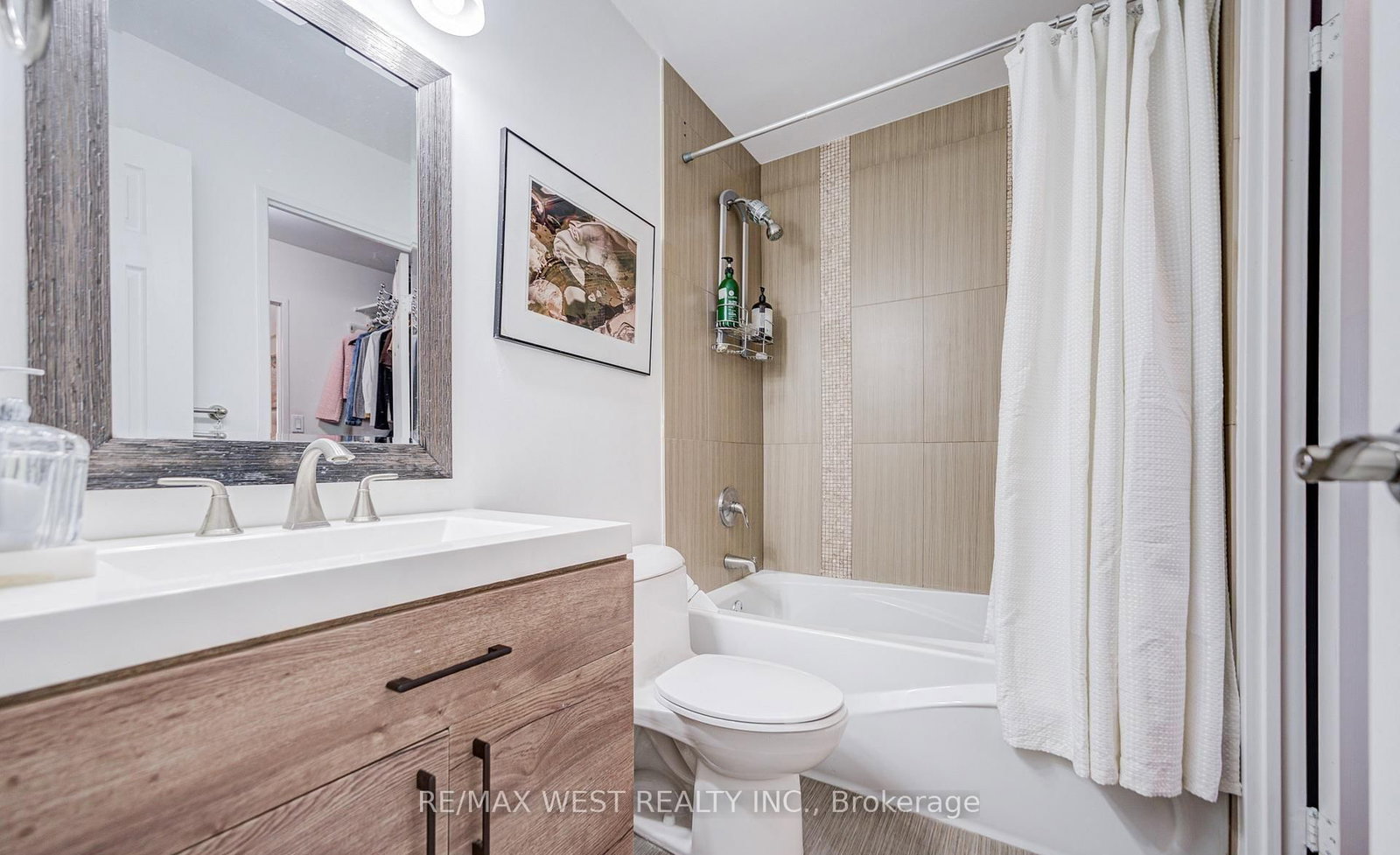 3025 The Credit Woodlands Drive, Unit 320 - Photo 29