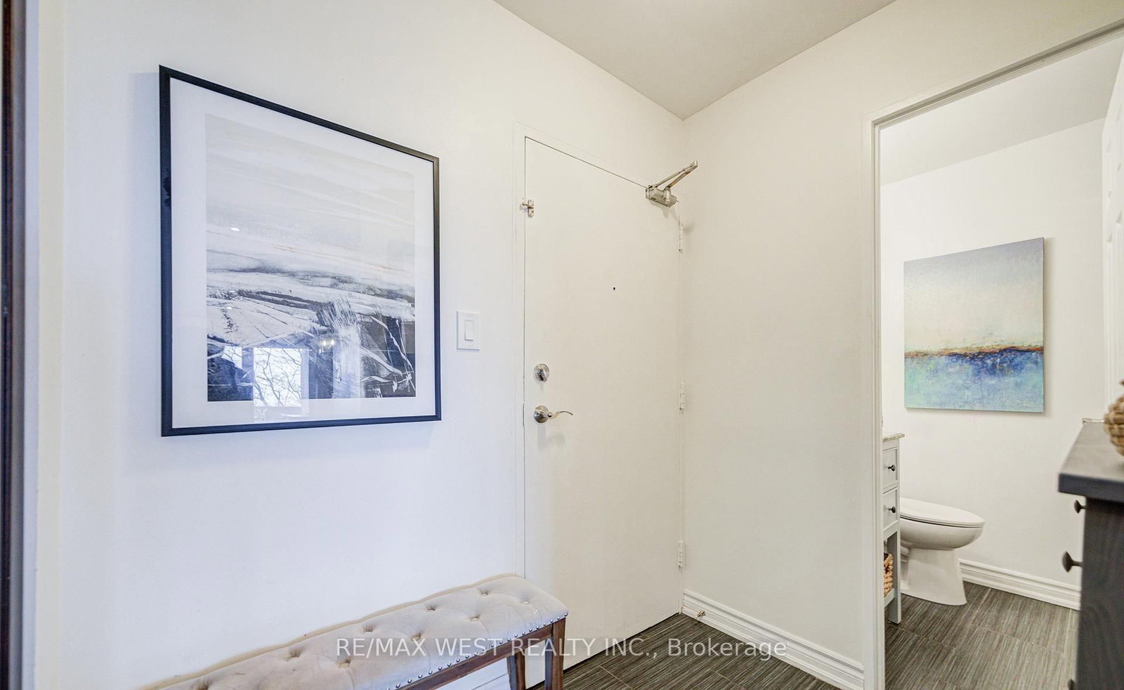 3025 The Credit Woodlands Drive, Unit 320 - Photo 4