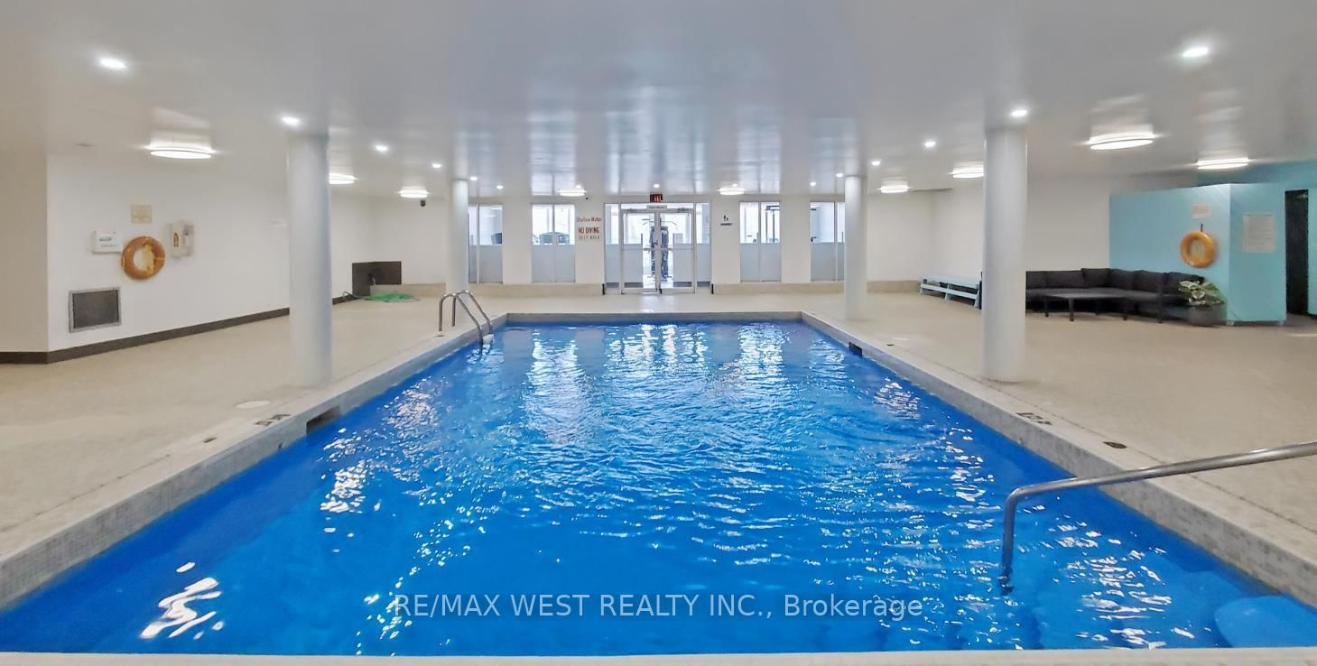 3025 The Credit Woodlands Drive, Unit 320 - Photo 40