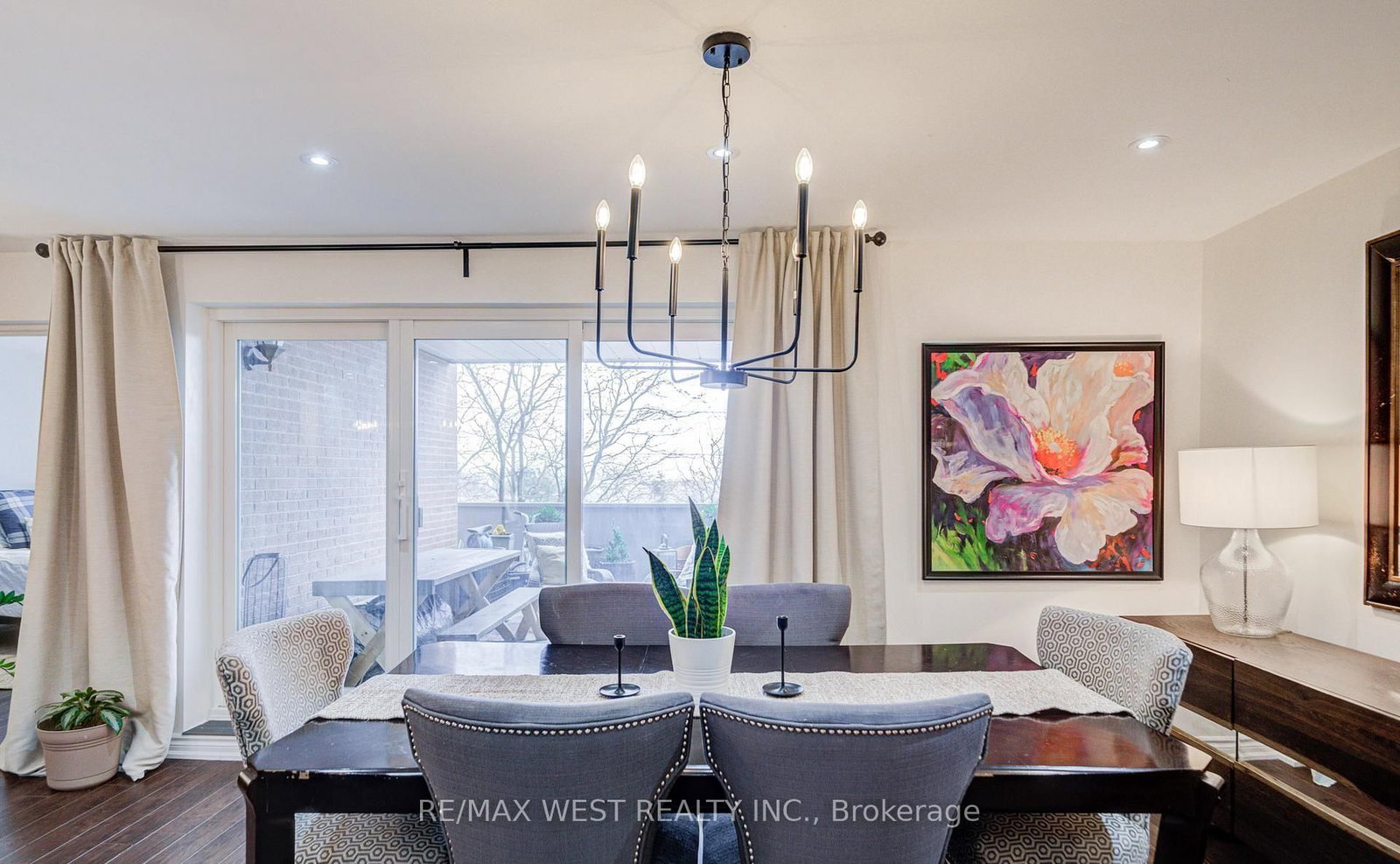 3025 The Credit Woodlands Drive, Unit 320 - Photo 7