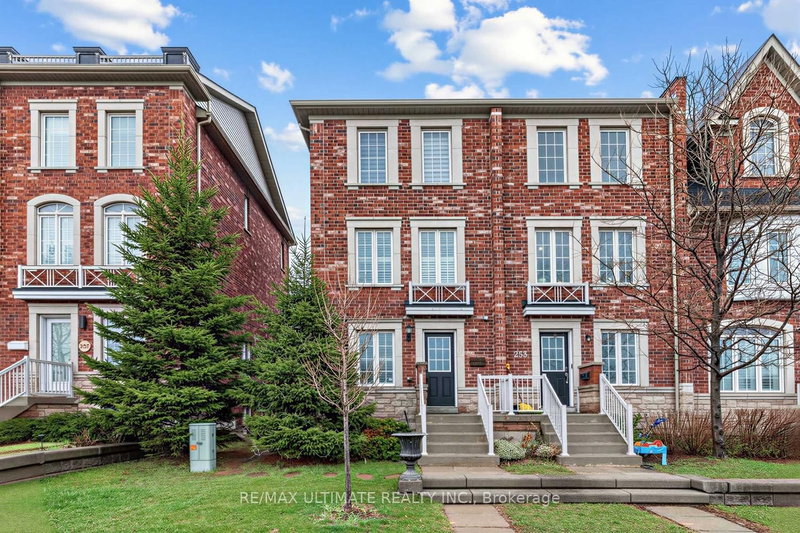 255 Torbarrie Rd E, Toronto, M3L 0E2 | Image 3