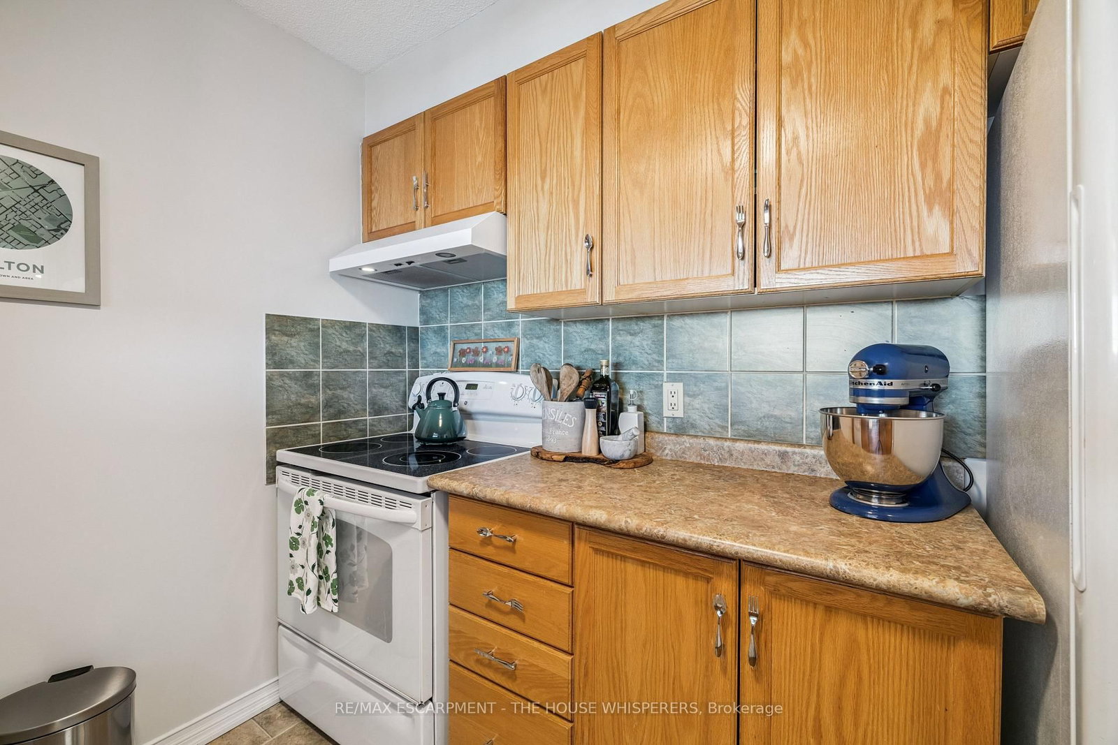 Condo for sale at 701-100 Millside Drive, Milton, Ontario, L9T 5E2 - Old Milton - MLS: W13005814