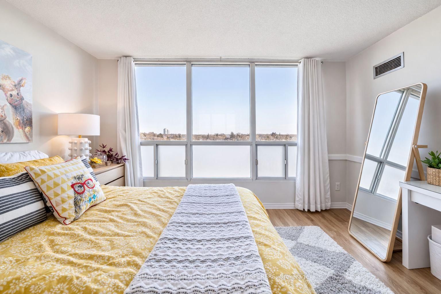 Condo for sale at 701-100 Millside Drive, Milton, Ontario, L9T 5E2 - Old Milton - MLS: W13005814