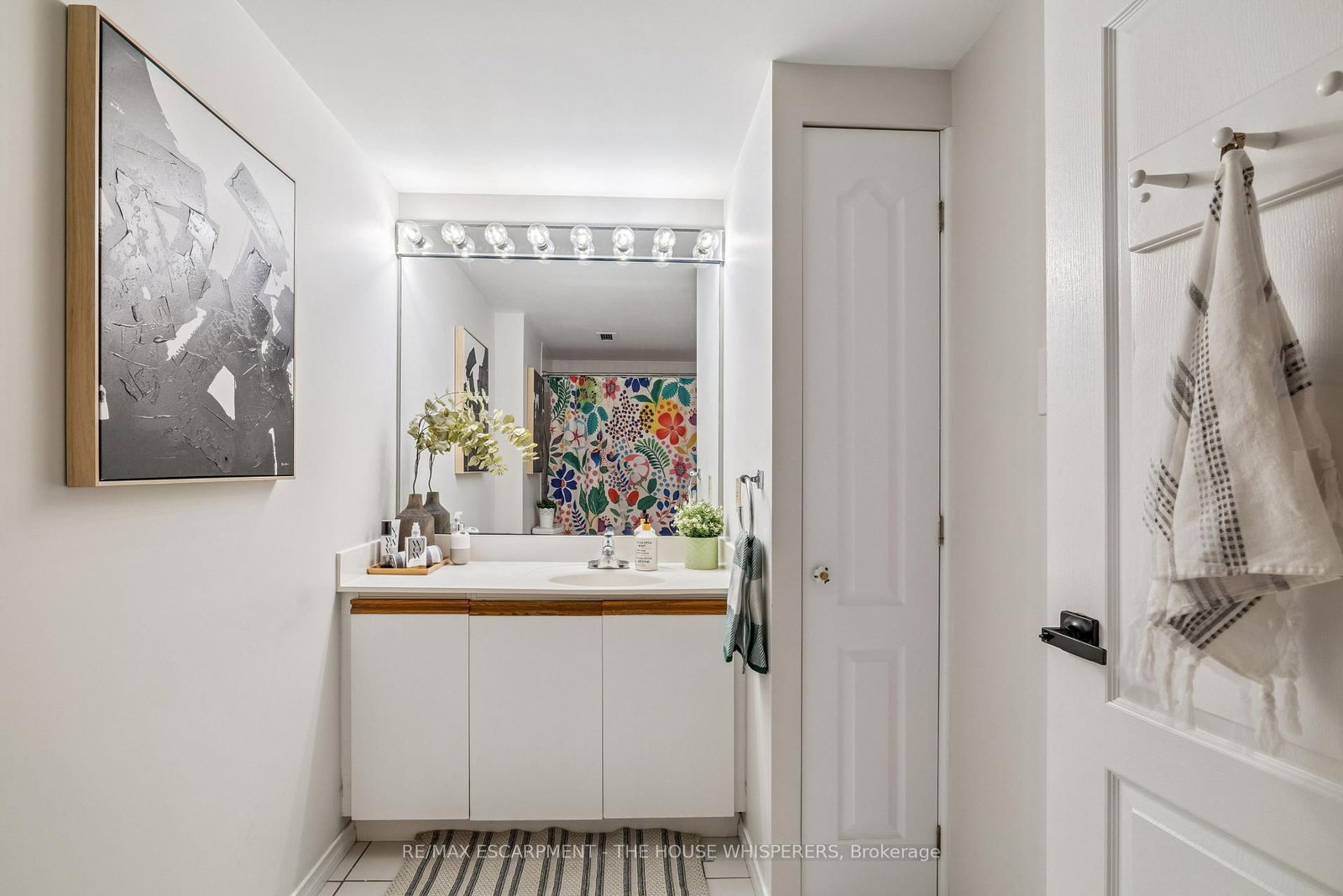 Condo for sale at 701-100 Millside Drive, Milton, Ontario, L9T 5E2 - Old Milton - MLS: W13005814