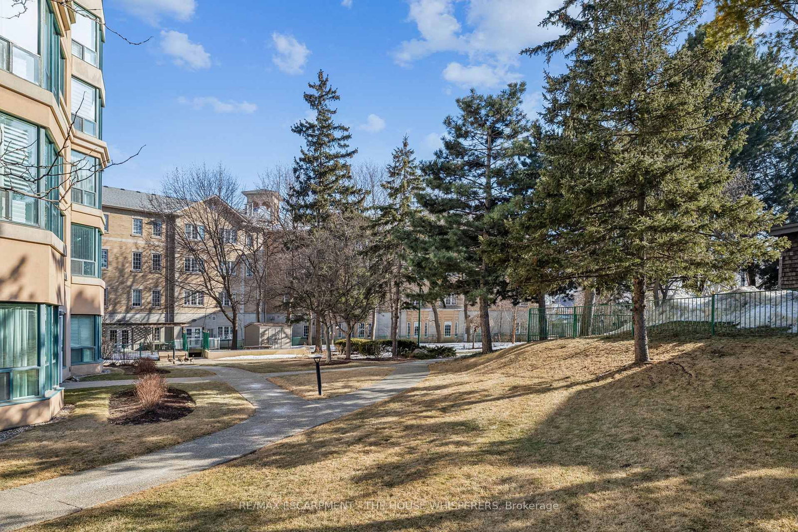 Condo for sale at 701-100 Millside Drive, Milton, Ontario, L9T 5E2 - Old Milton - MLS: W13005814