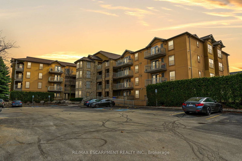 213 - 1820 Walkers Line, Burlington, L7M 4V4 | Image 2