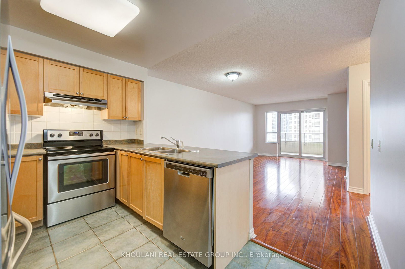 25 Kingsbridge Garden Circle, Unit 1423 - Photo 2