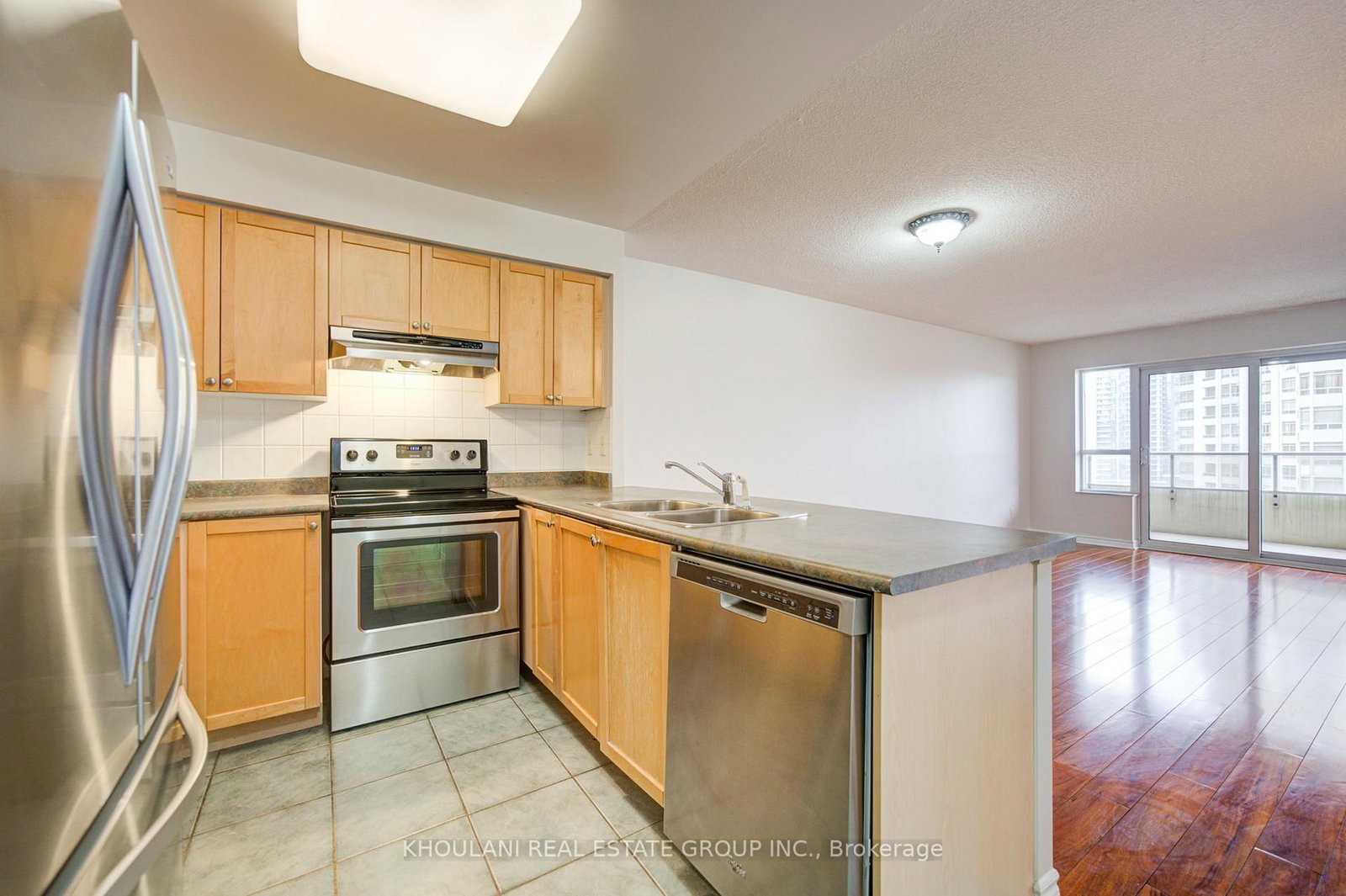 25 Kingsbridge Garden Circle, Unit 1423 - Photo 3