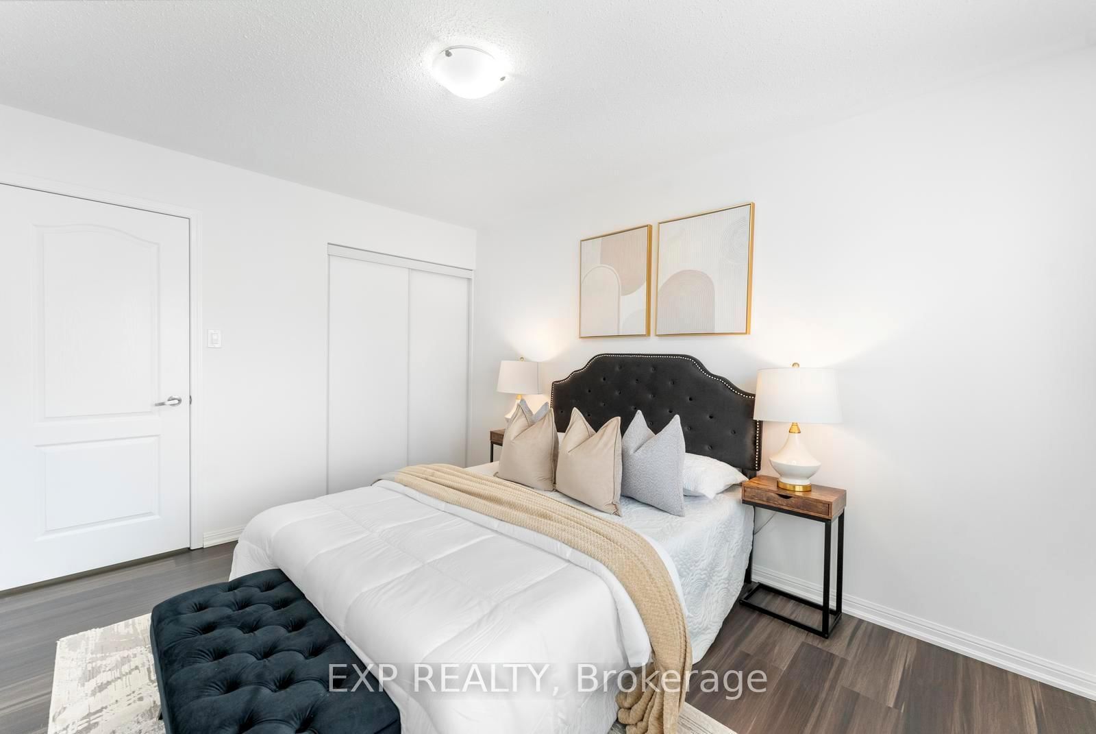 Townhouse for sale at 920 Nadalin Heights, Milton, Ontario, L9T 8R2 - Willmott - MLS: W13005996