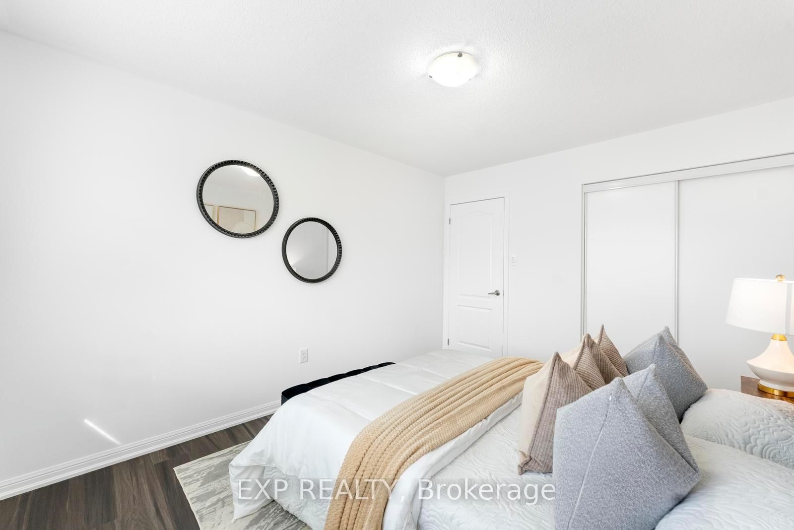 Townhouse for sale at 920 Nadalin Heights, Milton, Ontario, L9T 8R2 - Willmott - MLS: W13005996