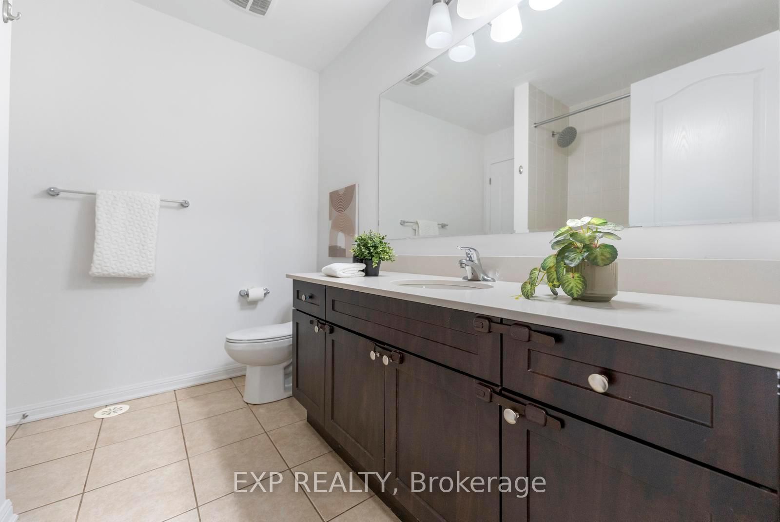 Townhouse for sale at 920 Nadalin Heights, Milton, Ontario, L9T 8R2 - Willmott - MLS: W13005996