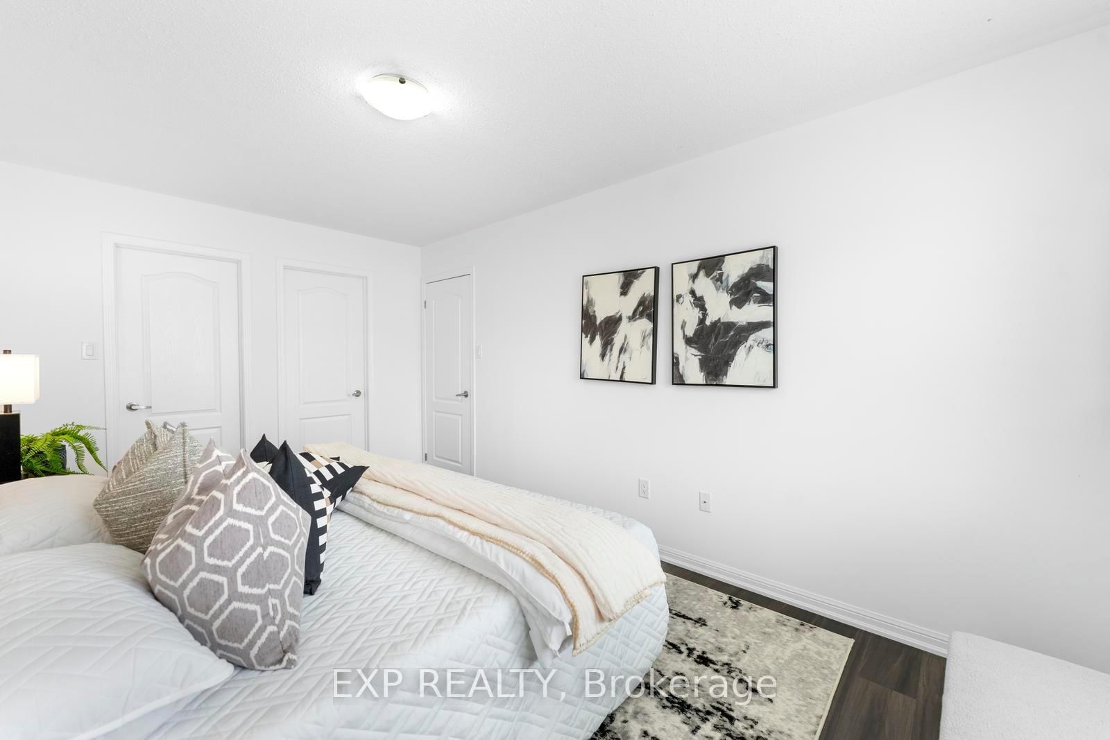 Townhouse for sale at 920 Nadalin Heights, Milton, Ontario, L9T 8R2 - Willmott - MLS: W13005996