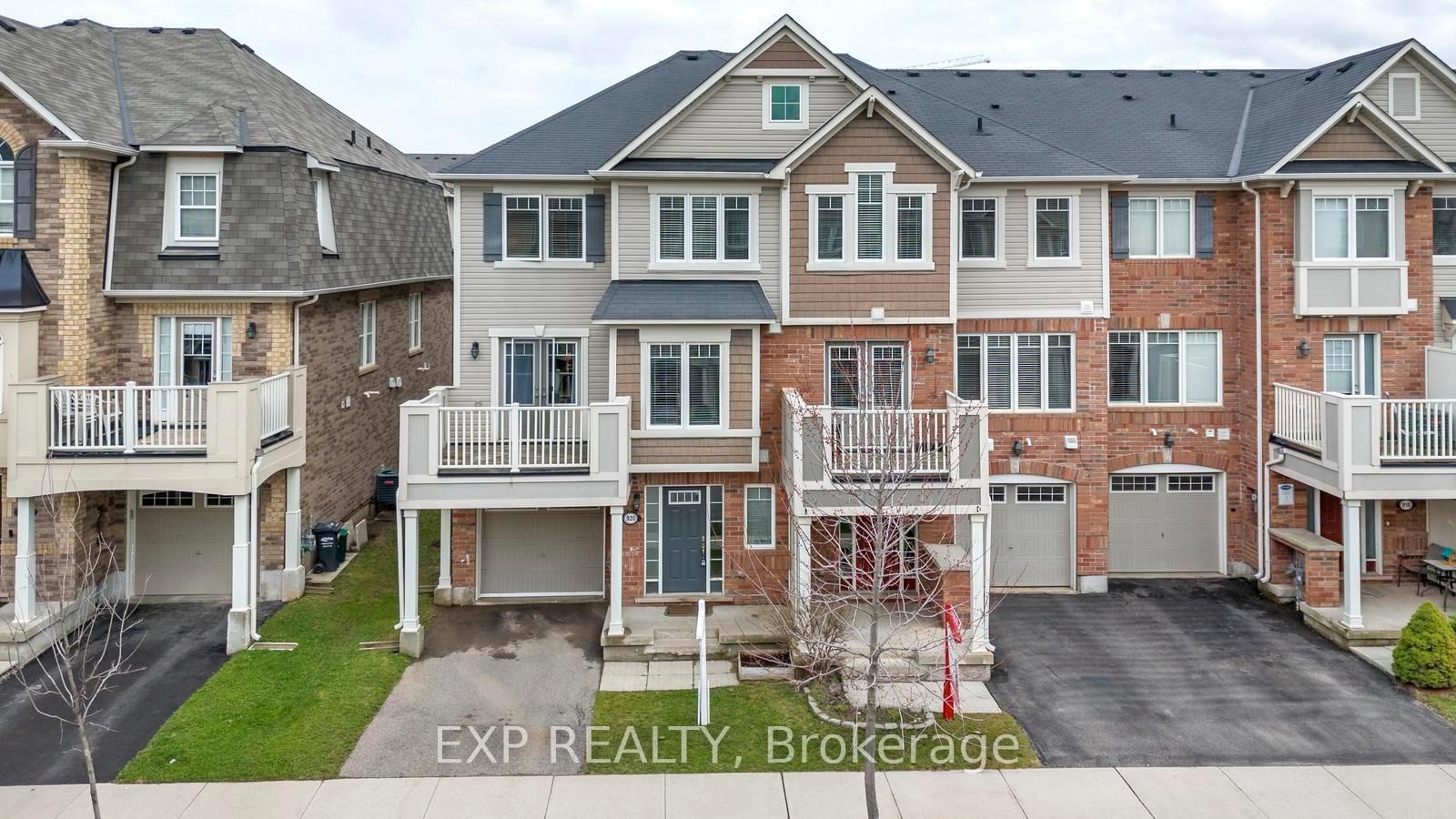Townhouse for sale at 920 Nadalin Heights, Milton, Ontario, L9T 8R2 - Willmott - MLS: W13005996