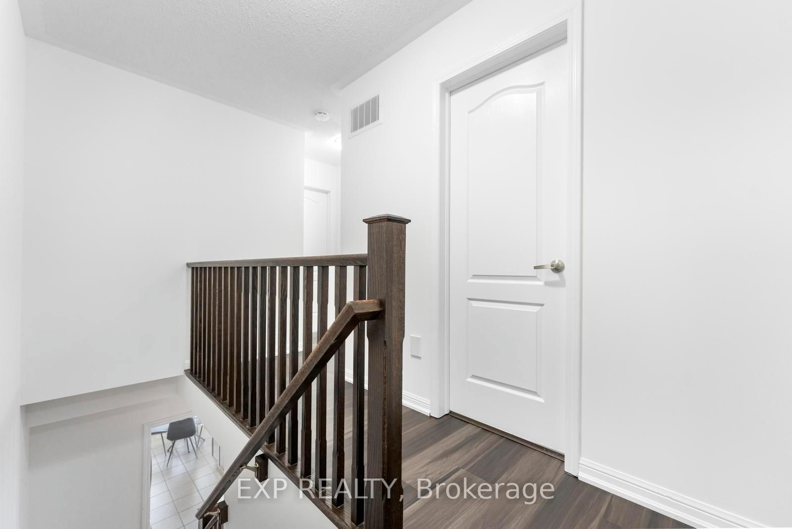 Townhouse for sale at 920 Nadalin Heights, Milton, Ontario, L9T 8R2 - Willmott - MLS: W13005996