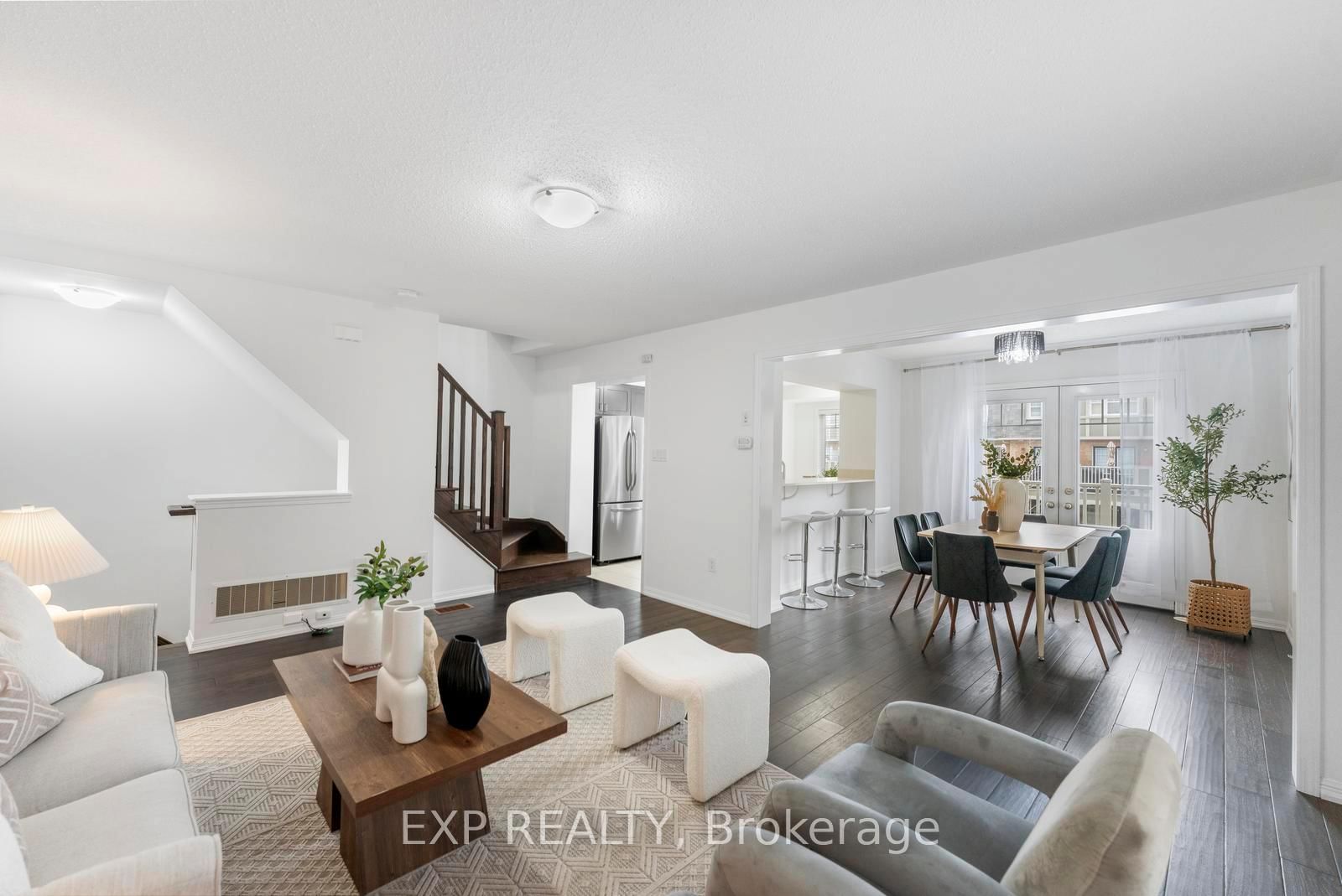 Townhouse for sale at 920 Nadalin Heights, Milton, Ontario, L9T 8R2 - Willmott - MLS: W13005996