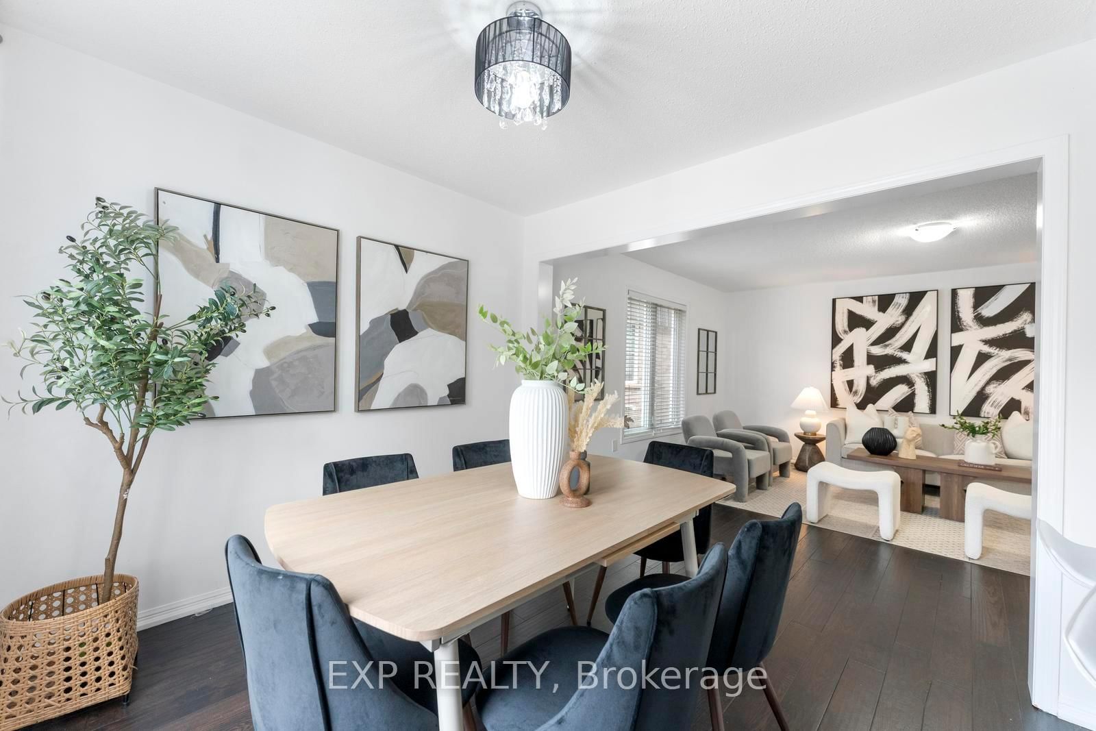 Townhouse for sale at 920 Nadalin Heights, Milton, Ontario, L9T 8R2 - Willmott - MLS: W13005996