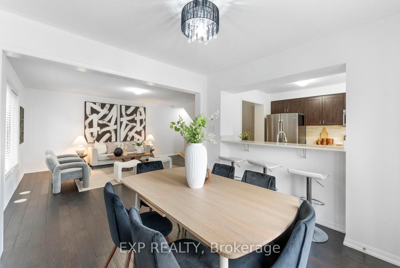 Townhouse for sale at 920 Nadalin Heights, Milton, Ontario, L9T 8R2 - Willmott - MLS: W13005996