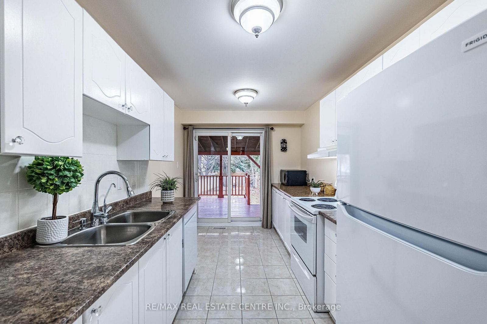 Detached House for sale at 1 Northgate Boulevard, Brampton, Ontario, L6S 4G6 - Westgate - MLS: W13006074