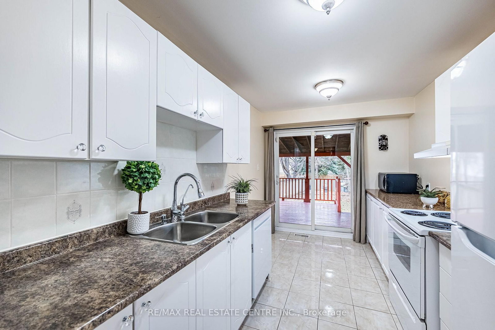 Detached House for sale at 1 Northgate Boulevard, Brampton, Ontario, L6S 4G6 - Westgate - MLS: W13006074