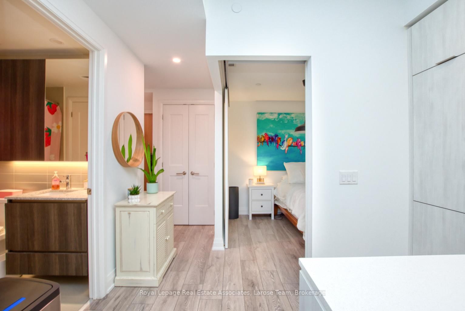 21 Park Street E, Unit 811 - Photo 10