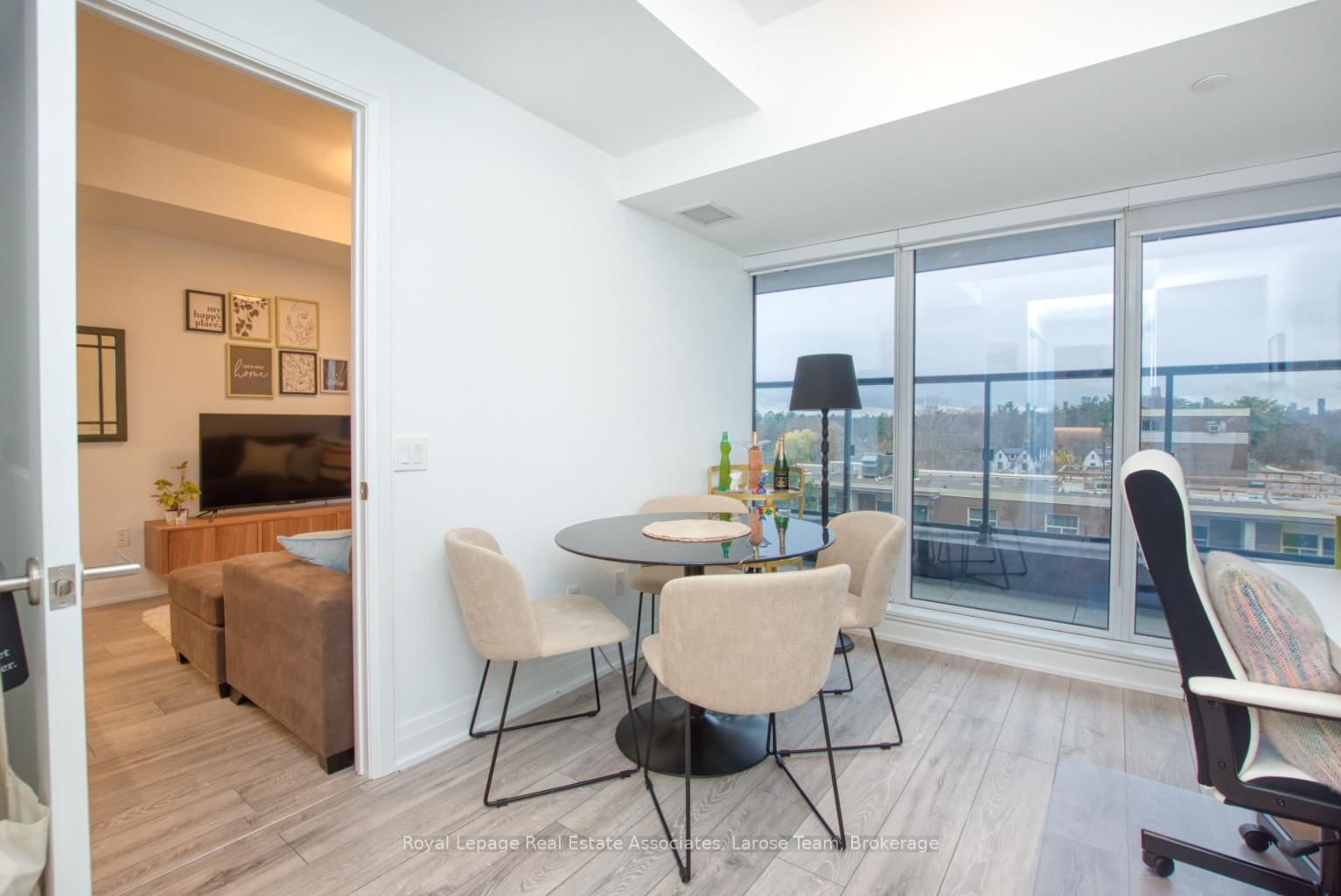 21 Park Street E, Unit 811 - Photo 14