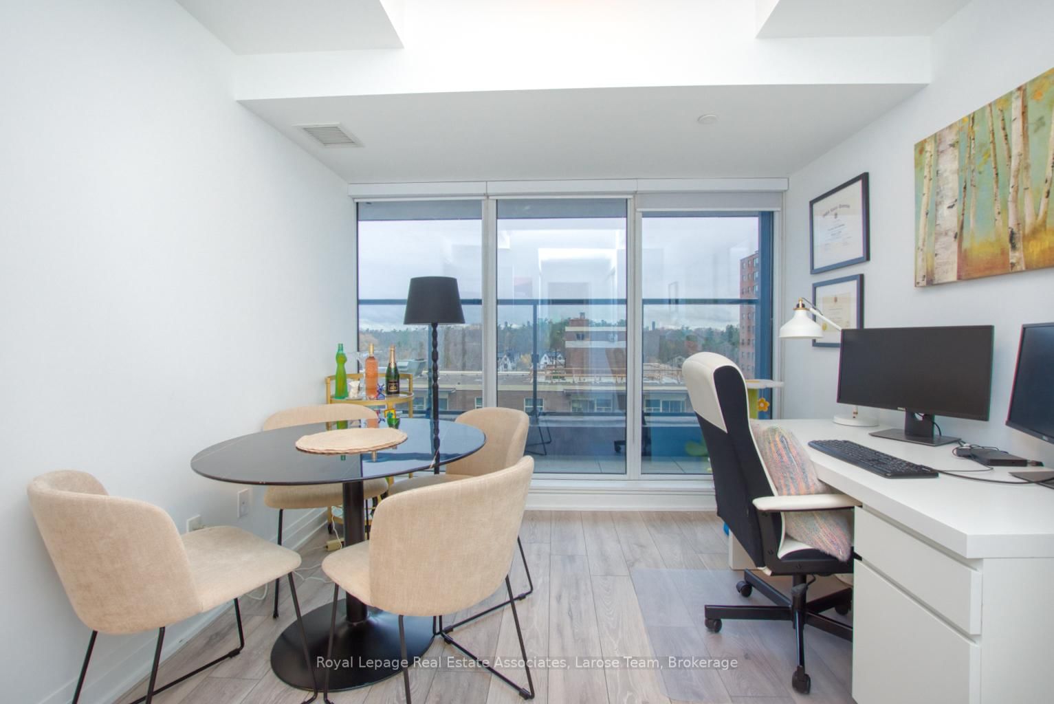 21 Park Street E, Unit 811 - Photo 15