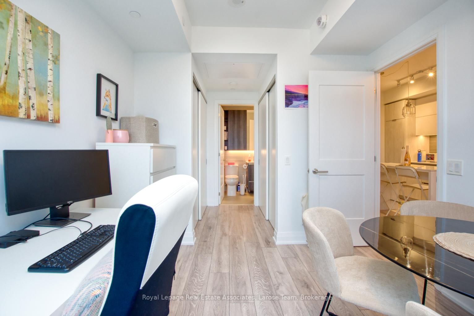 21 Park Street E, Unit 811 - Photo 16