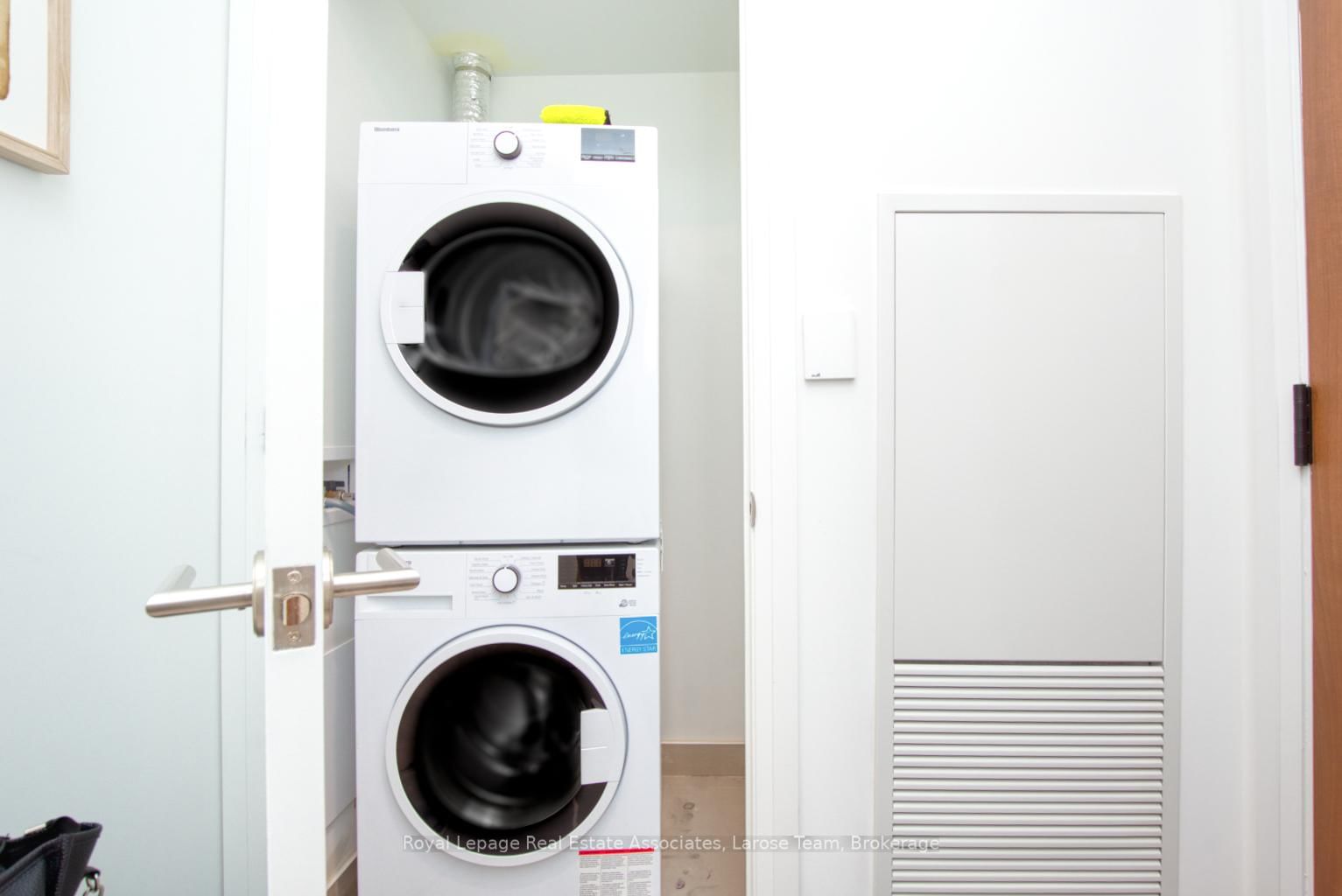 21 Park Street E, Unit 811 - Photo 19