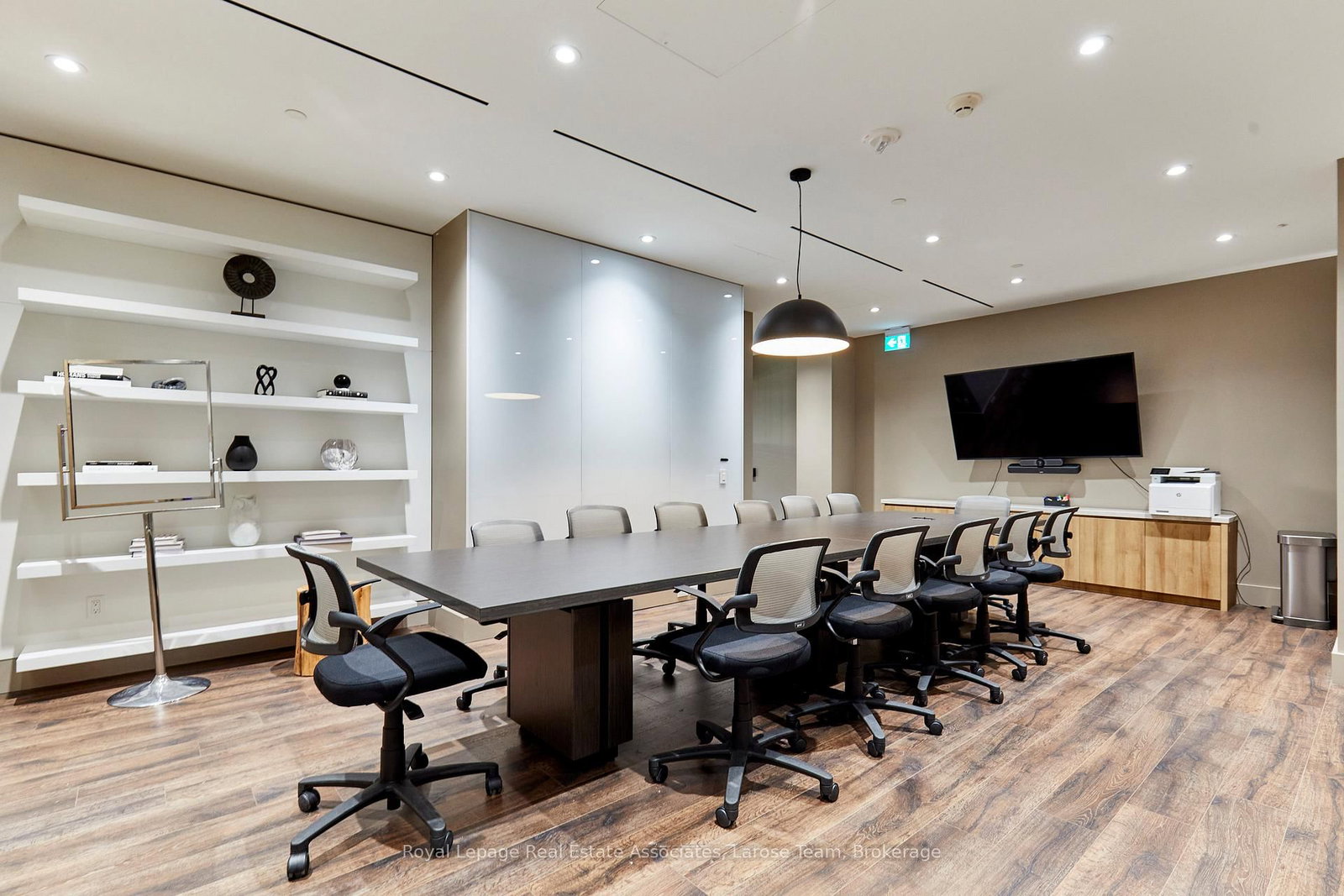 21 Park Street E, Unit 811 - Photo 25