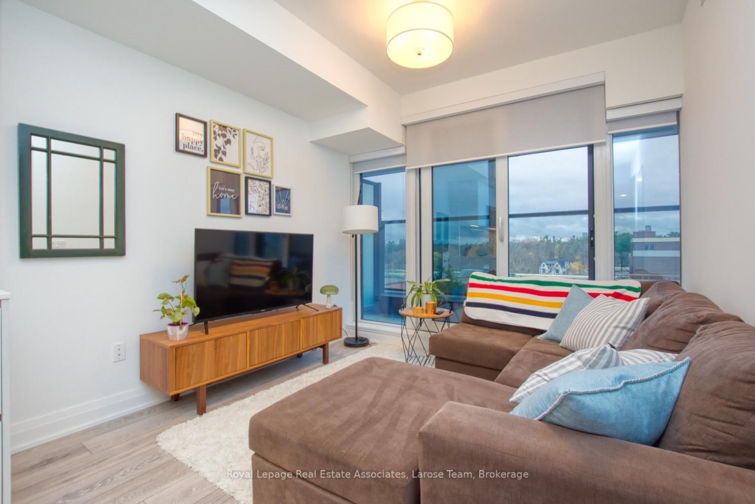 21 Park Street E, Unit 811 - Photo 7