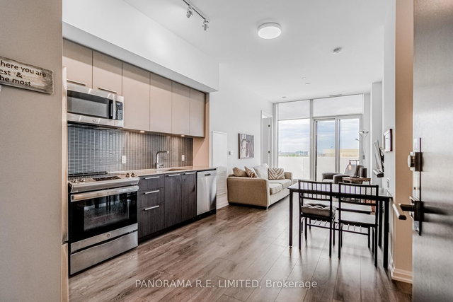 802 - 4208 Dundas Street W