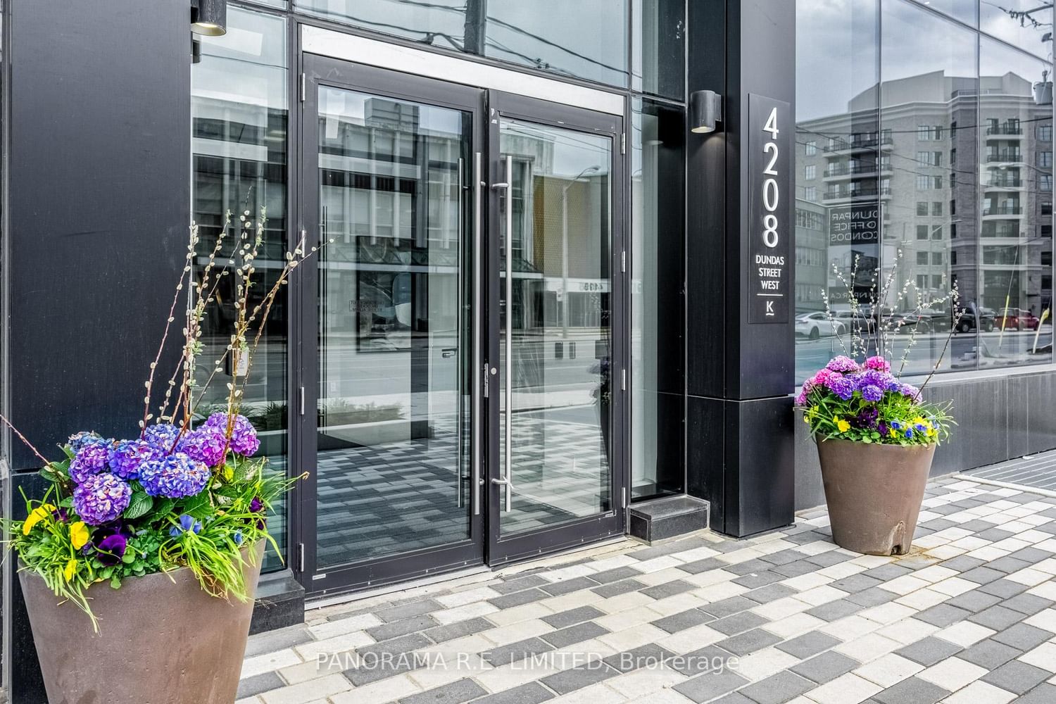 4208 Dundas Street W, Unit 802 - Photo 26