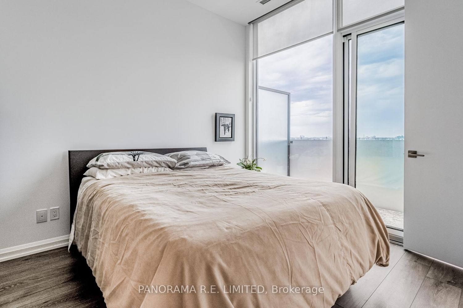 4208 Dundas Street W, Unit 802 - Photo 7