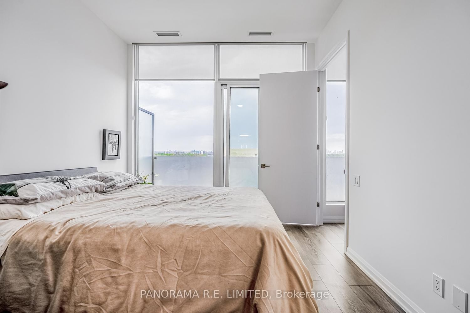 4208 Dundas Street W, Unit 802 - Photo 8