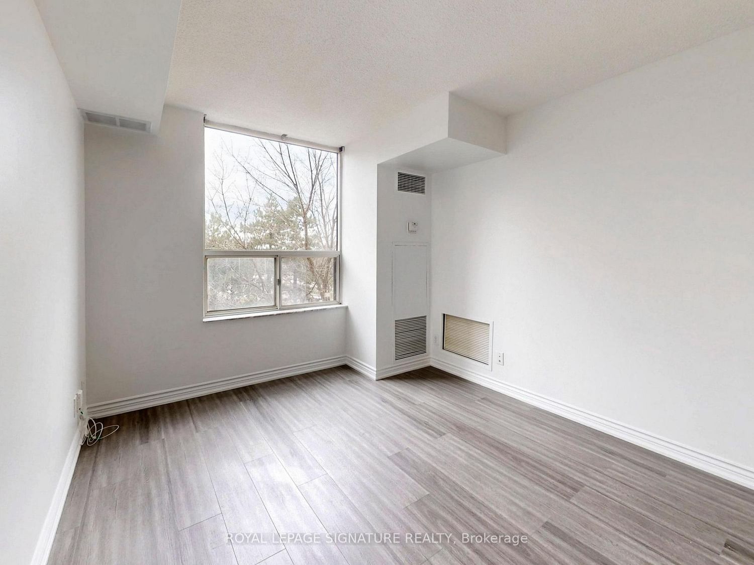 6 Humberline Drive, Unit 303 - Photo 18