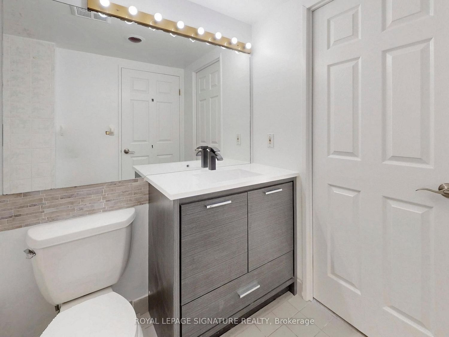 6 Humberline Drive, Unit 303 - Photo 22