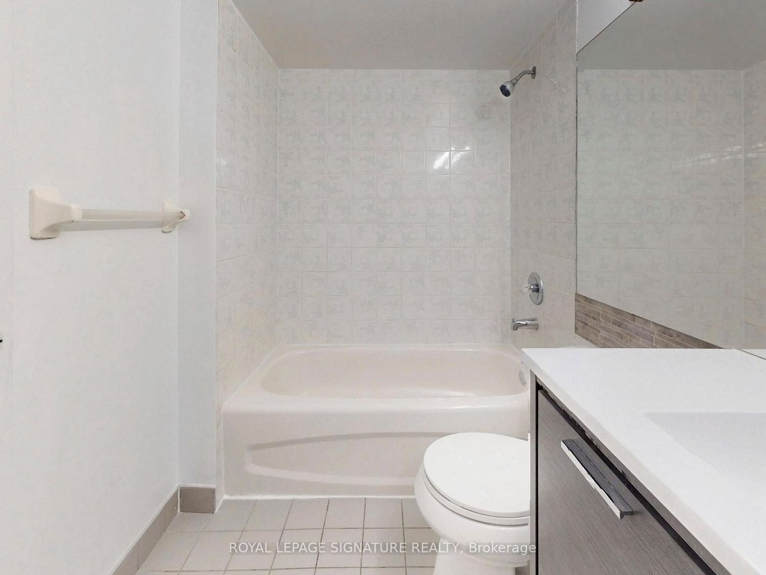 6 Humberline Drive, Unit 303 - Photo 23