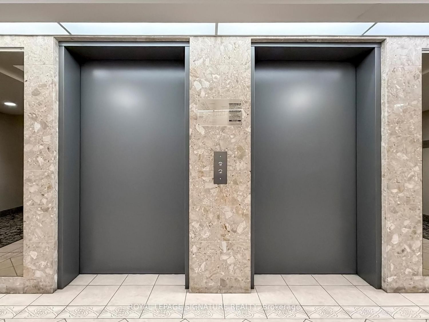 6 Humberline Drive, Unit 303 - Photo 8