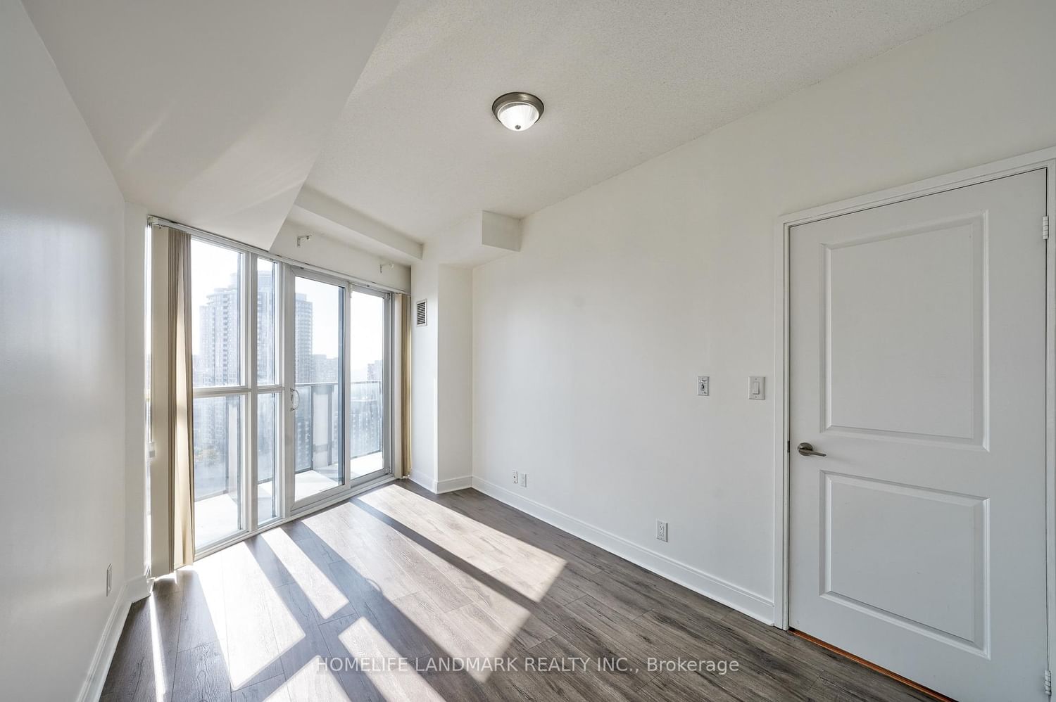 60 Absolute Avenue, Unit 2002 - Photo 18