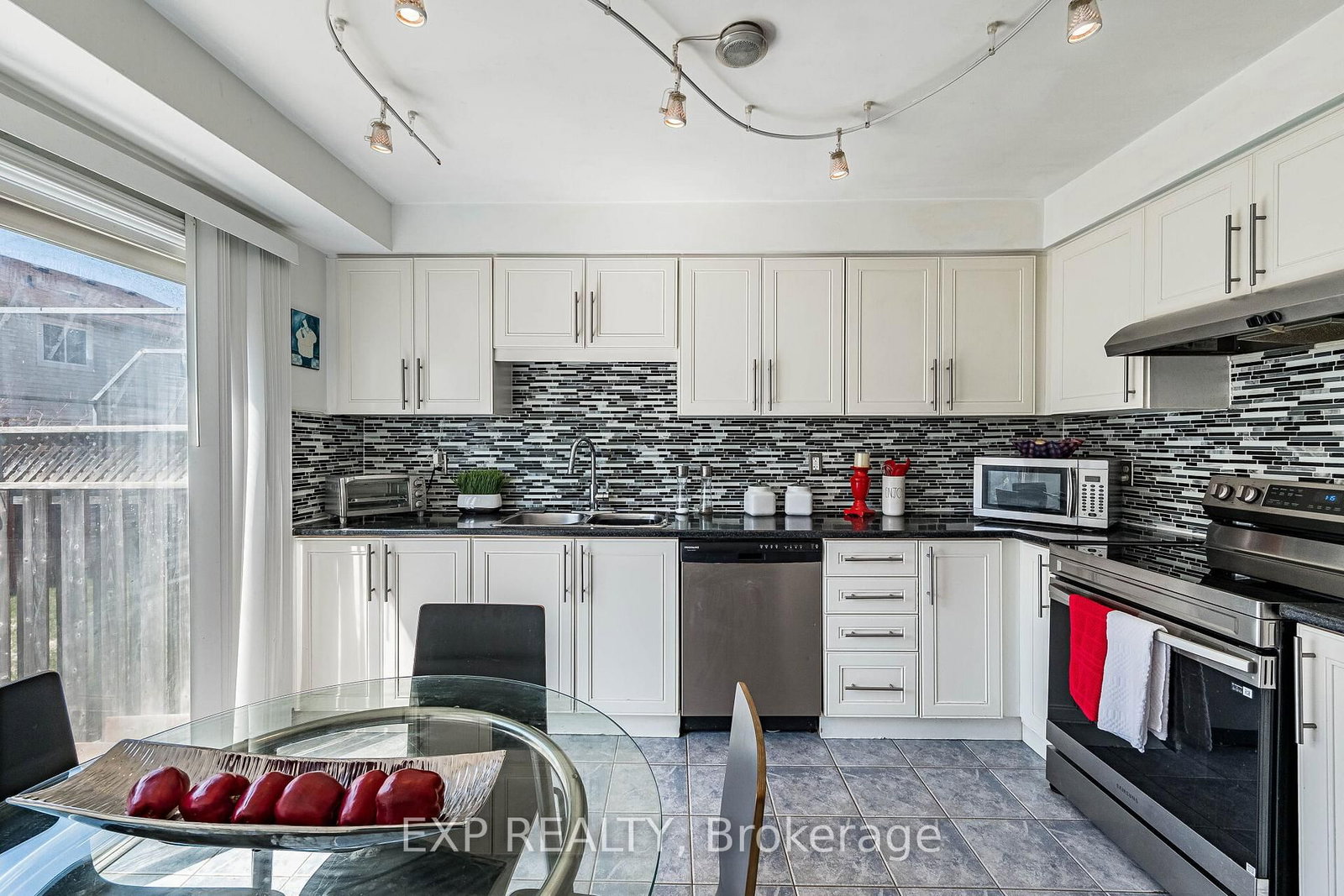 Semi-Detached House for sale at 53 Sweetwood Circle, Brampton, Ontario, L7A 2X7 - Fletcher's Meadow - MLS: W13006352