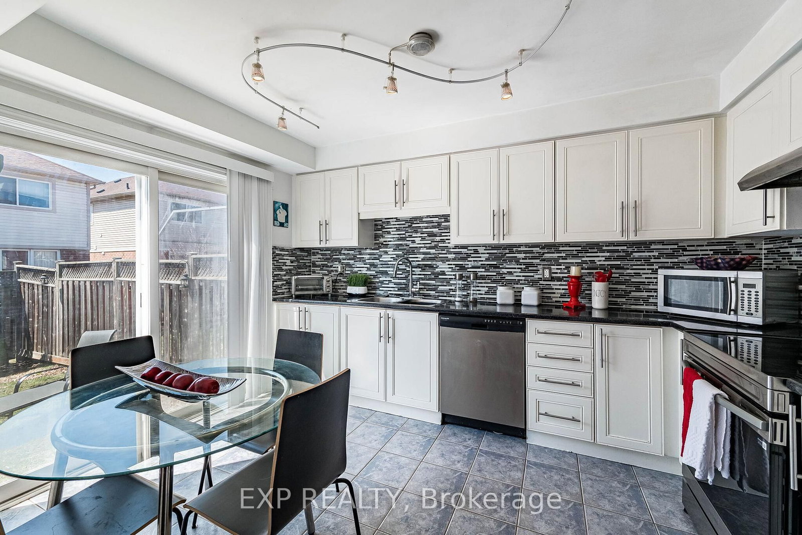 Semi-Detached House for sale at 53 Sweetwood Circle, Brampton, Ontario, L7A 2X7 - Fletcher's Meadow - MLS: W13006352