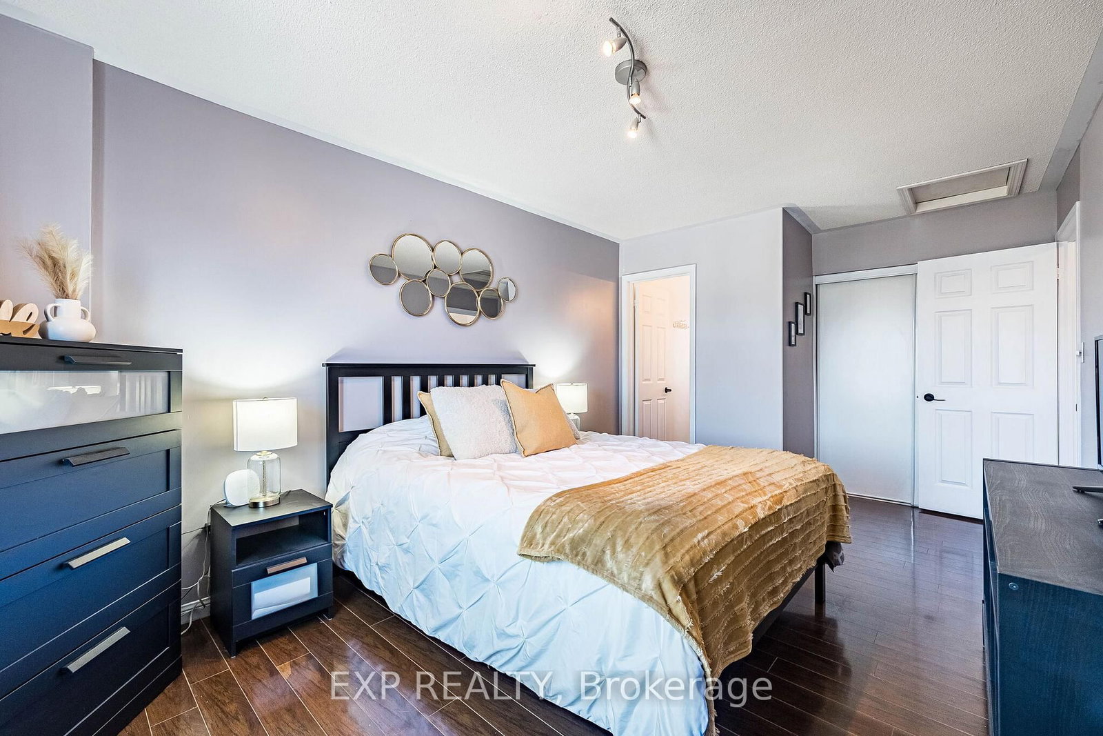 Semi-Detached House for sale at 53 Sweetwood Circle, Brampton, Ontario, L7A 2X7 - Fletcher's Meadow - MLS: W13006352