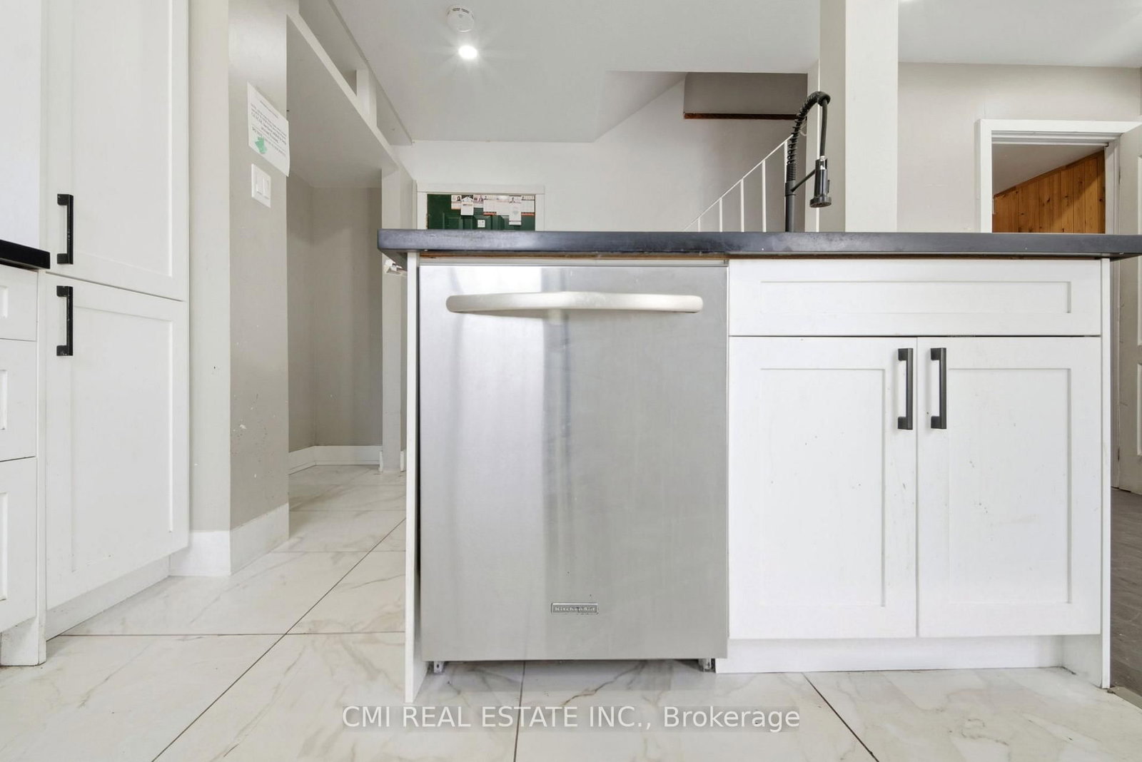 Detached House for sale at 8 Huronia Court, Brampton, Ontario, L6S 2C7 - Central Park - MLS: W13006368