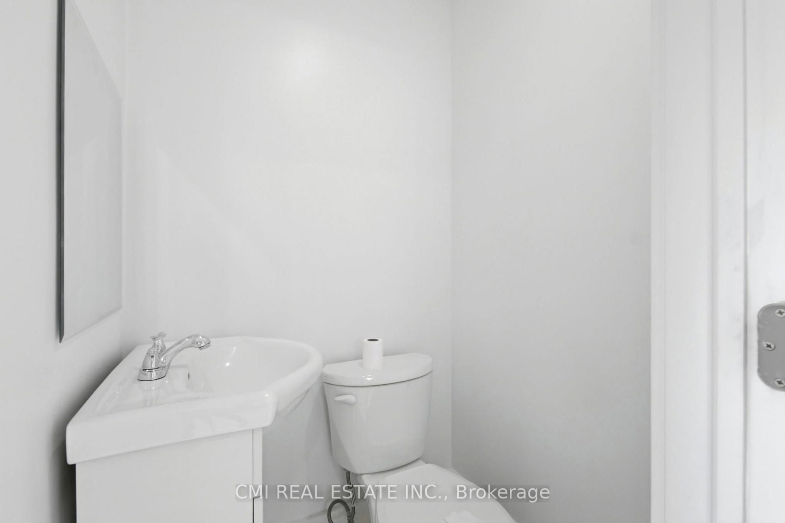 Detached House for sale at 8 Huronia Court, Brampton, Ontario, L6S 2C7 - Central Park - MLS: W13006368