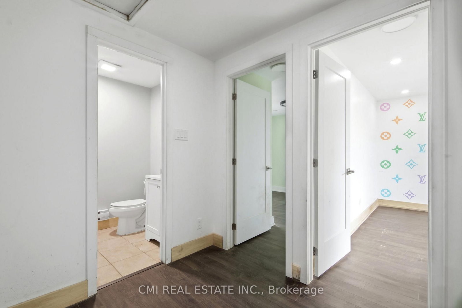 Detached House for sale at 8 Huronia Court, Brampton, Ontario, L6S 2C7 - Central Park - MLS: W13006368